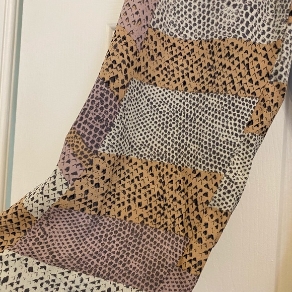 Multi color dress with belt - Picture 4 of 6